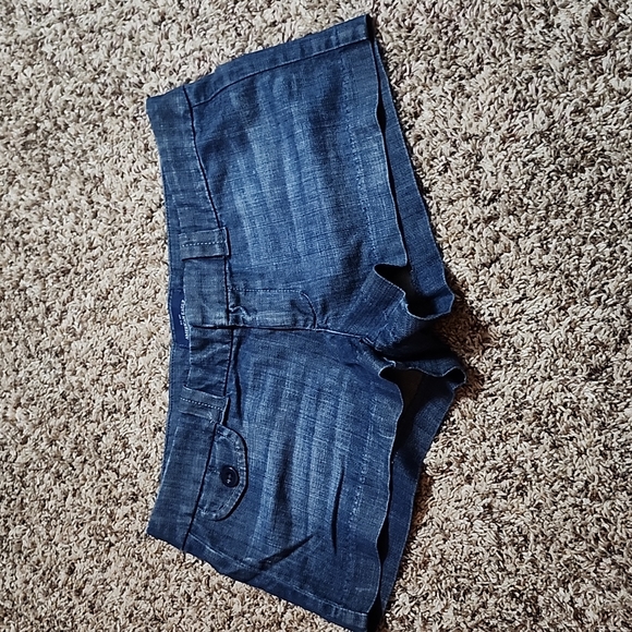 Shorts - Picture 1 of 5